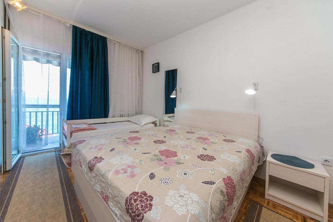 Apartments By The Sea Brist, Makarska - 15714 بوداكا المظهر الخارجي الصورة