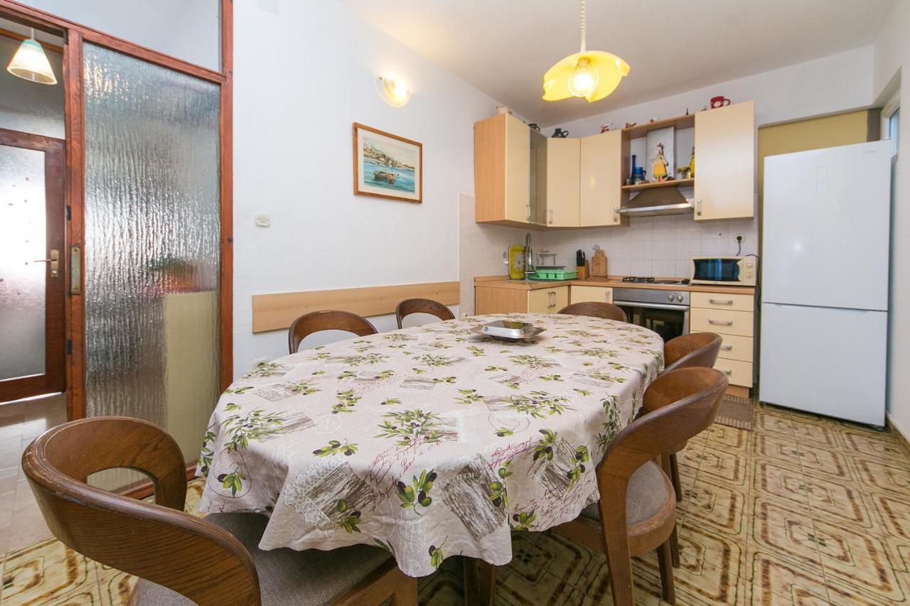 Apartments By The Sea Brist, Makarska - 15714 بوداكا المظهر الخارجي الصورة