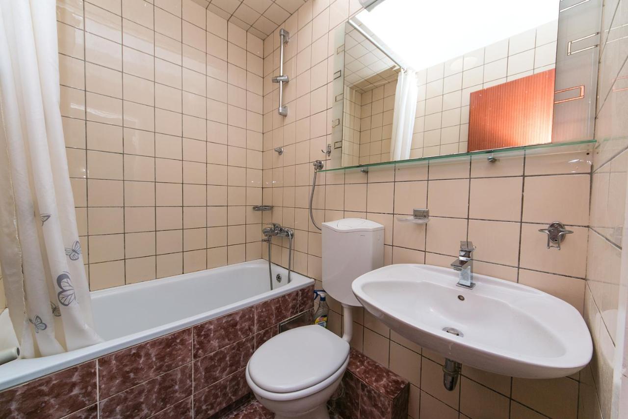 Apartments By The Sea Brist, Makarska - 15714 بوداكا المظهر الخارجي الصورة