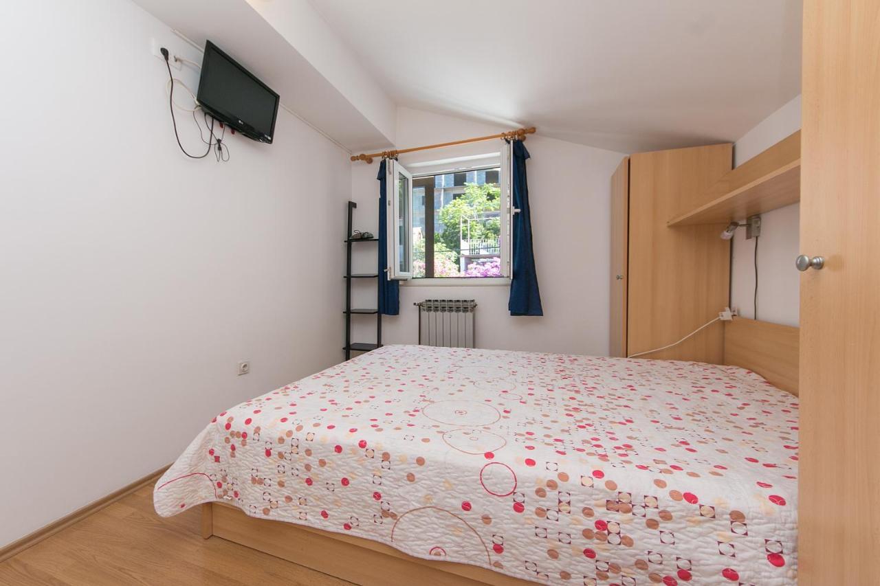 Apartments By The Sea Brist, Makarska - 15714 بوداكا المظهر الخارجي الصورة