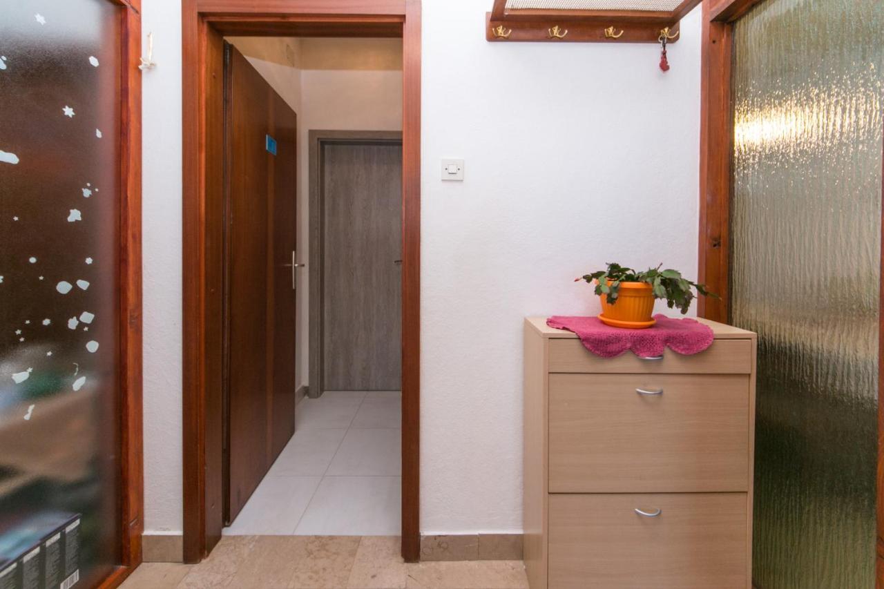 Apartments By The Sea Brist, Makarska - 15714 بوداكا المظهر الخارجي الصورة