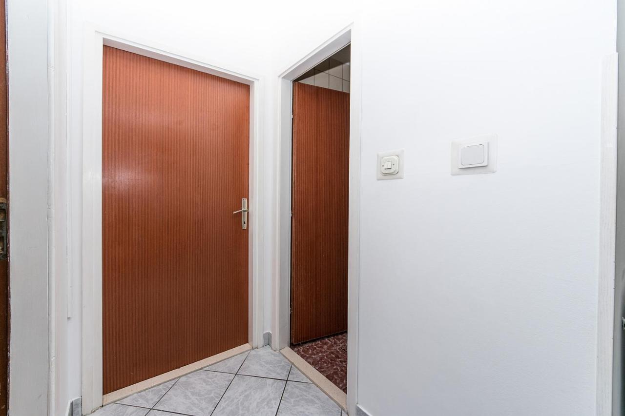 Apartments By The Sea Brist, Makarska - 15714 بوداكا المظهر الخارجي الصورة