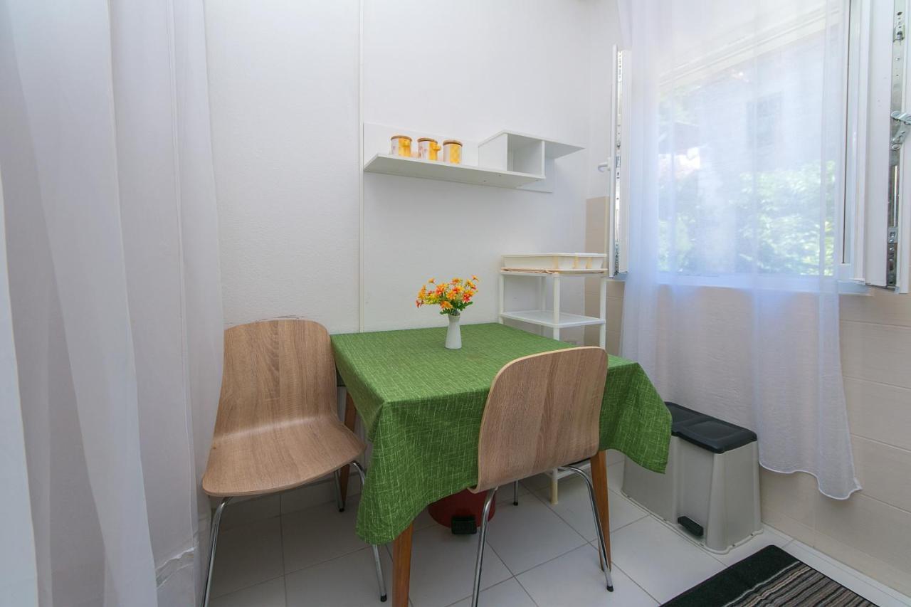 Apartments By The Sea Brist, Makarska - 15714 بوداكا المظهر الخارجي الصورة