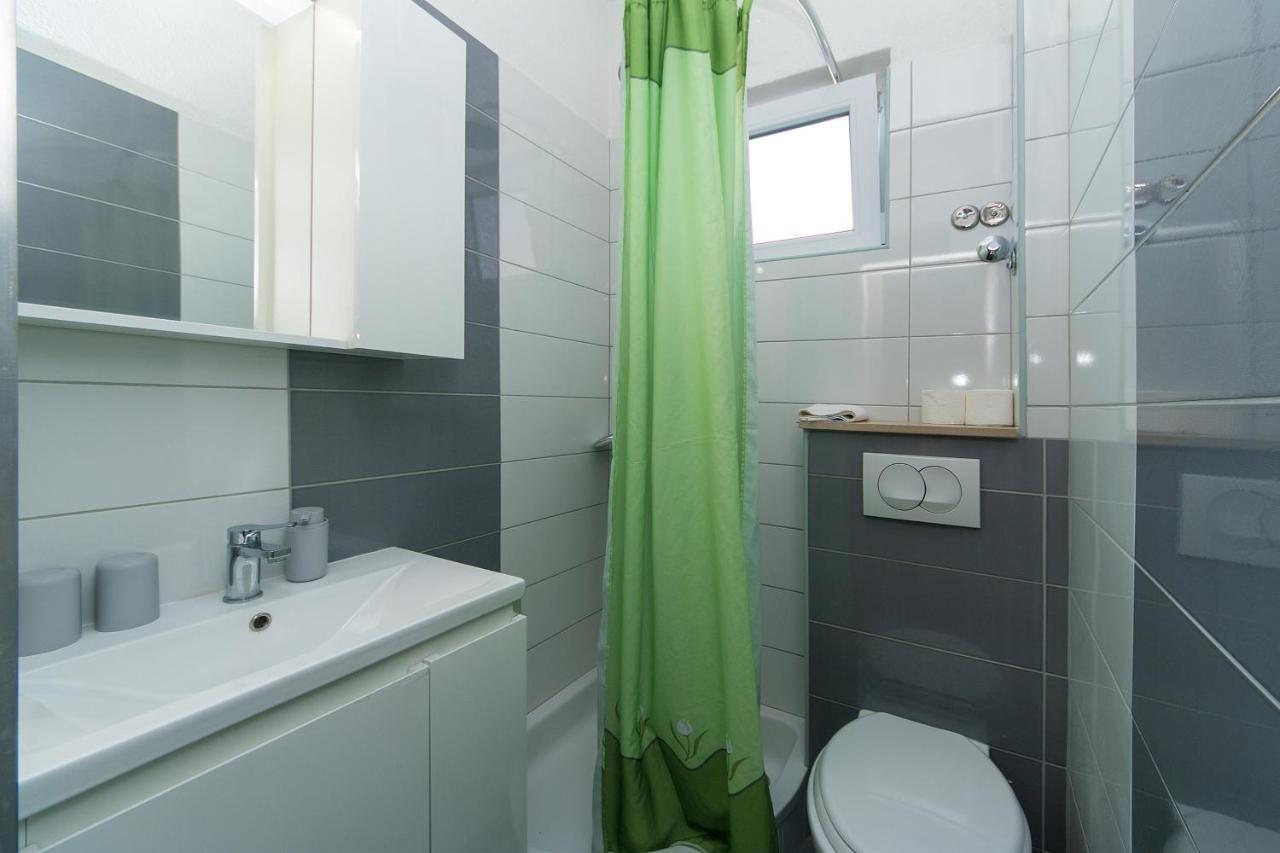 Apartments By The Sea Brist, Makarska - 15714 بوداكا المظهر الخارجي الصورة